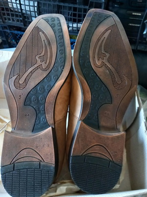 men's shoes