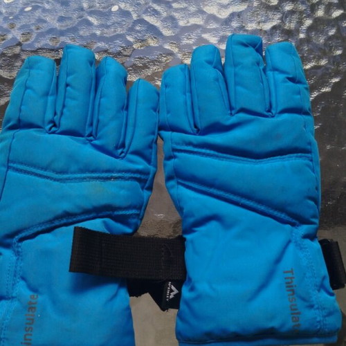 McKinley winter kids gloves, size 5, black and blue