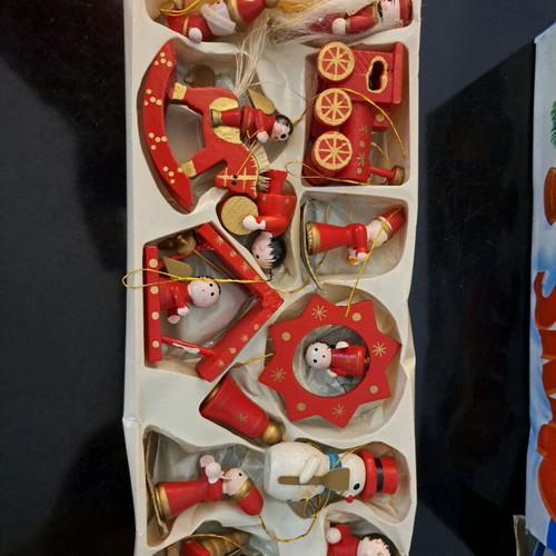 Vintage Skip Christmas ornaments like new with box