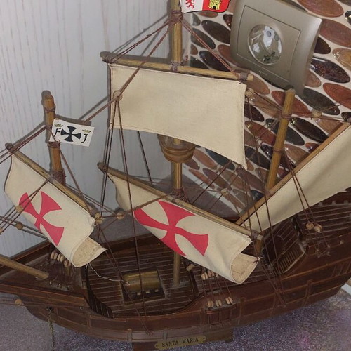 Decorative wooden ship like new, 41 cm height, 43 cm width
