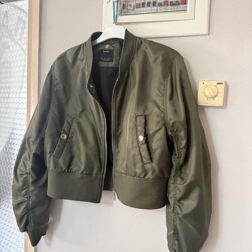 Bomber jacket khaki oil like new with detachable hood size Large
