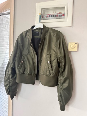 Bomber jacket khaki oil like new with detachable hood size Large