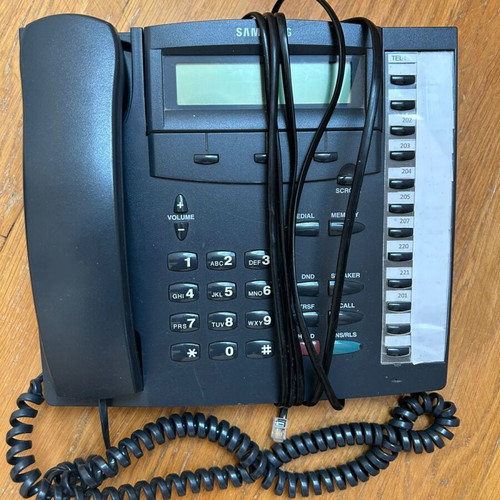 Samsung OfficeServ 7030 phone system like new, 6 devices, ISDN lines