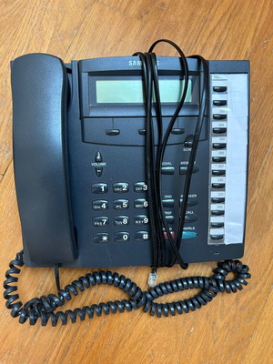 Samsung OfficeServ 7030 phone system like new, 6 devices, ISDN lines