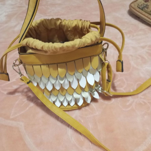 Crossbody bag like new, yellow and gold