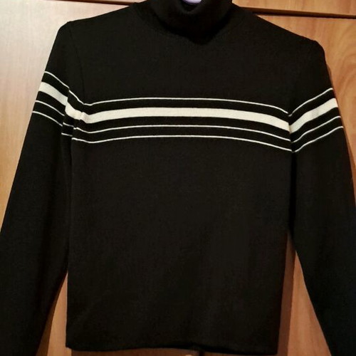 Trench coat and knitted blouse like new, black