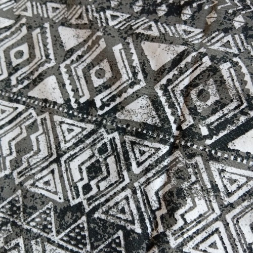 Pencil skirt H&M like new, midi with geometric patterns black and white