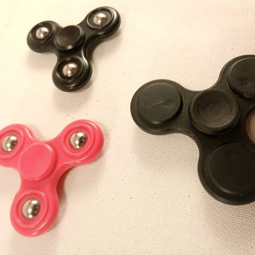 Fidget spinner stress toys used, pack of 3, plastic with metal parts