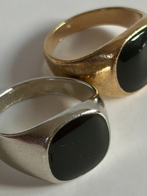 Twin Signet Rings new with factory defects, silver and gold tone