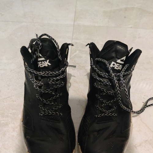 Peak basketball shoes used size 42 black