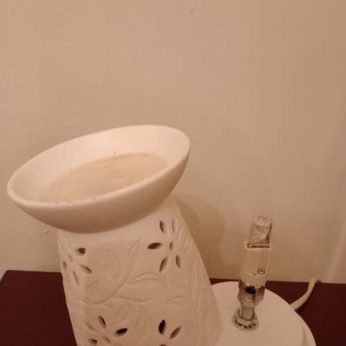 Room fragrance device for wax melts