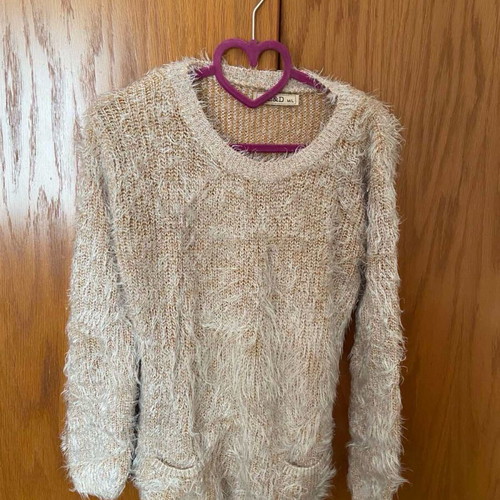 Pullover like new, beige, sizes M and L