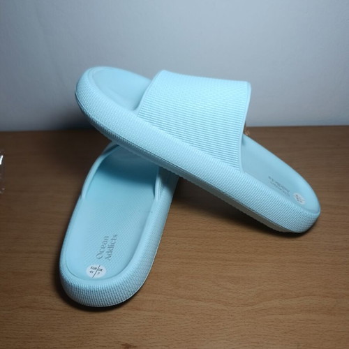 Ocean Addicts women's slippers, light blue