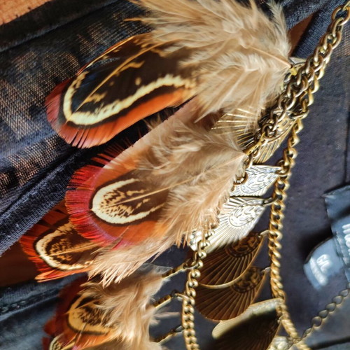 Vintage boho psychic hippie witch necklace with feathers and bronze beads