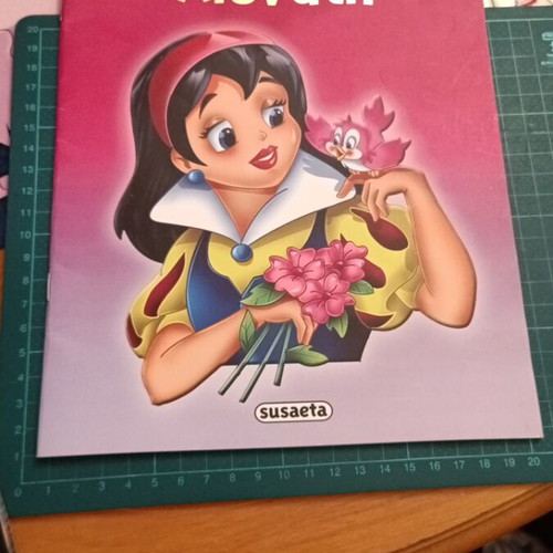 Snow White children's storybook like new from Susaeta