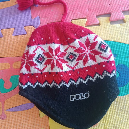 Polo wool hat like new, size M, black and red
