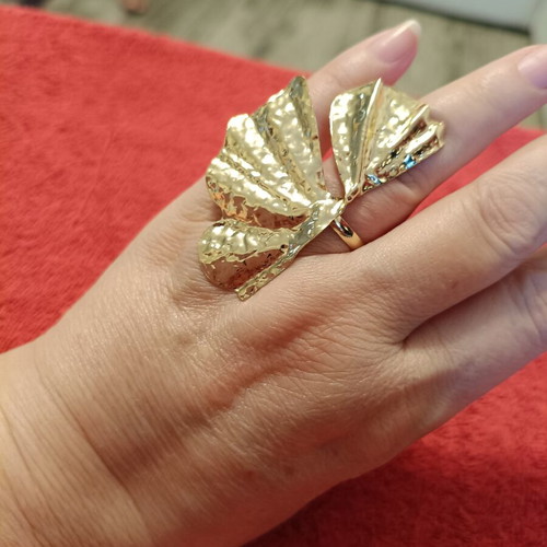 Women's statement ring gold color new, adjustable size