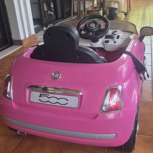 Fiat electric toy car like new with remote control