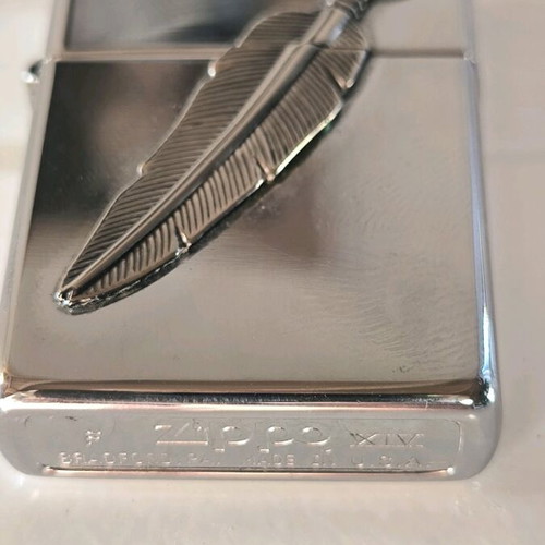 Zippo lighter like new in excellent condition