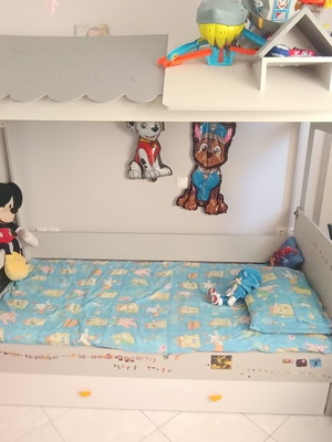 Children's bed house with mattress like new