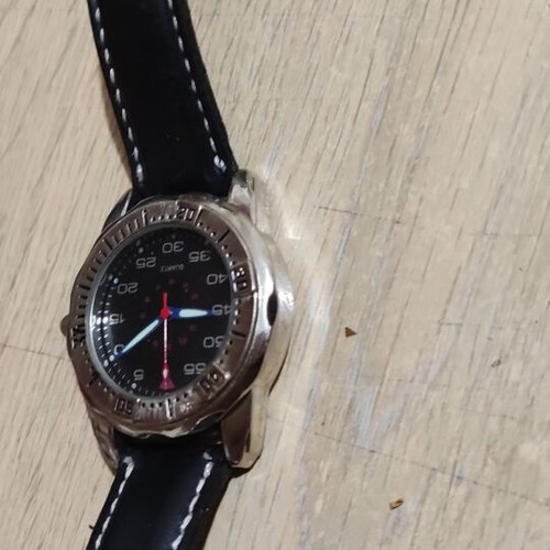 Men's quartz watch like new