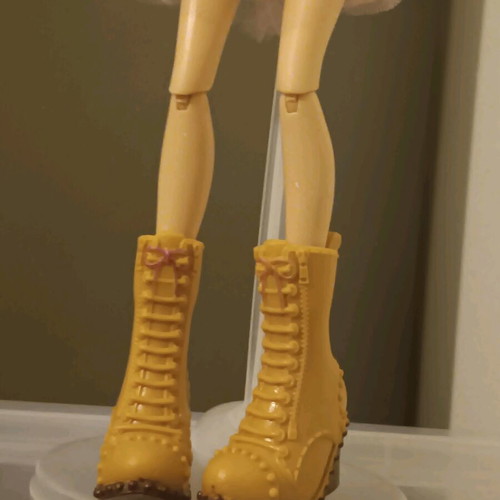 Bratz Cloe Remix 2015 doll used with original outfit