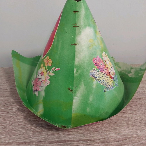 Pierrot paper hats 1970 like new, pack
