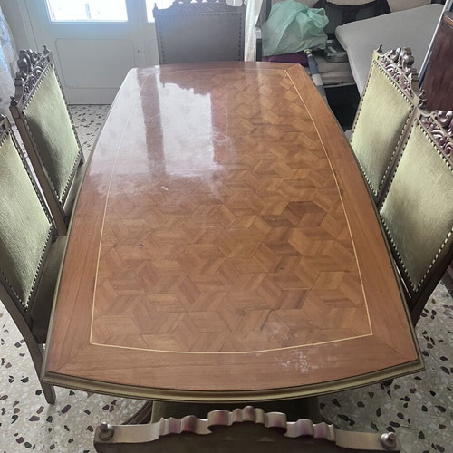 Dining table and chairs used, excellent condition