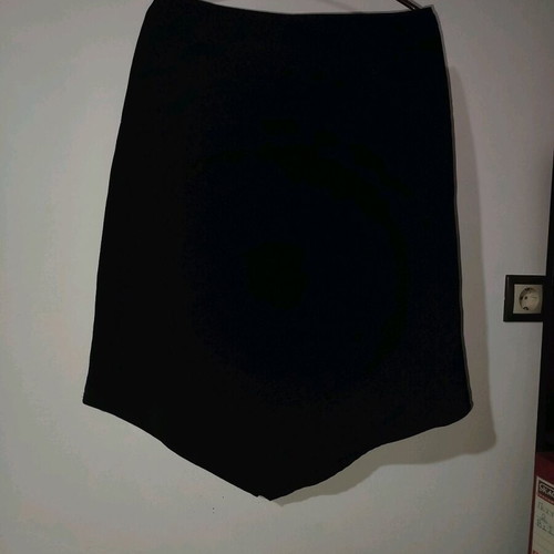 Asymmetric black skirt M-L used