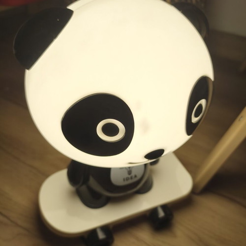 Children's panda table lamp