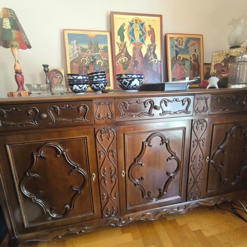 Buffet in like new condition