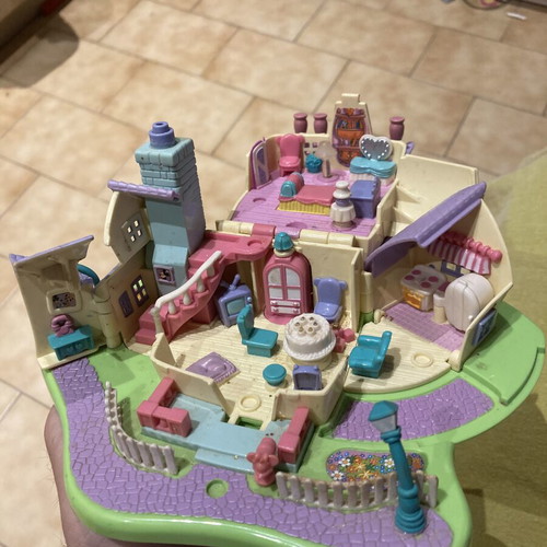 Polly Pocket Disney Minnie's Surprise Party House 1995
