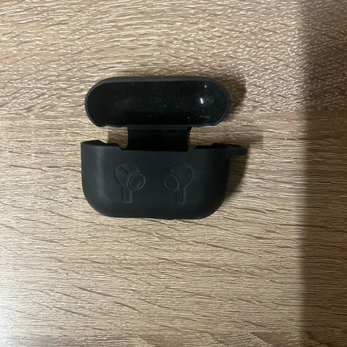 AirPods Pro case like new