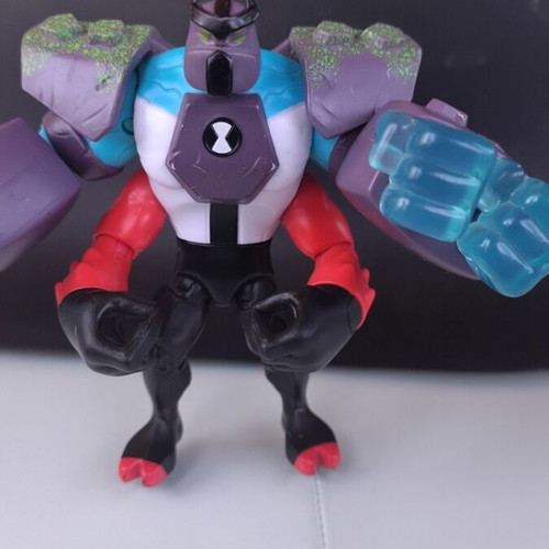 Omni-Enhanced Four Arms Ben Ten figure like new