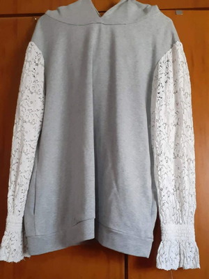 Women's grey hoodie with white lace sleeves size L like new