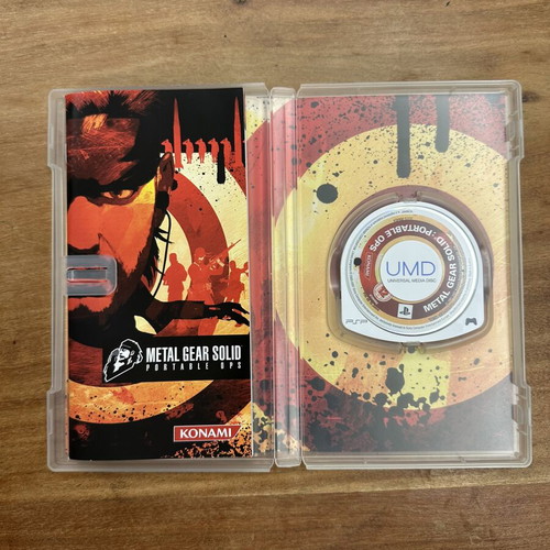 Metal Gear Solid Portable Ops + Coded Arms Double Pack PSP like new