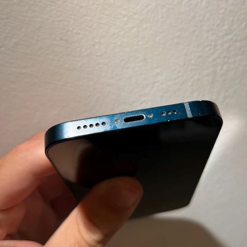 Apple iPhone 13 128GB Blue with accessories