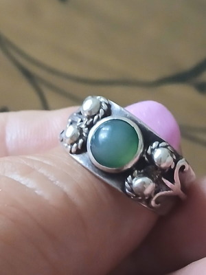 Silver 925 ring with jade stone, size 17mm like new