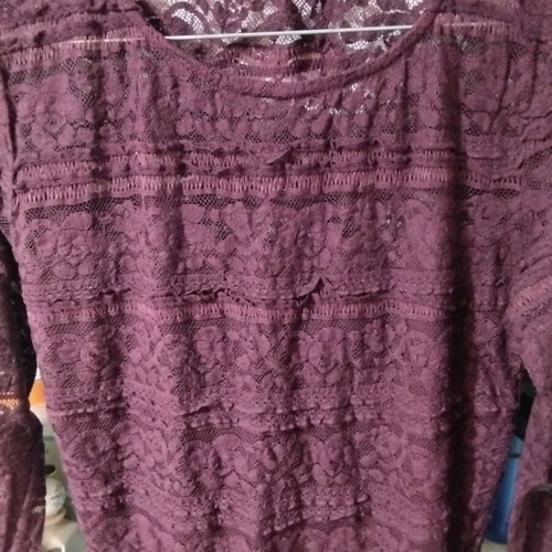 Bordeaux lace long-sleeve top like new, size L