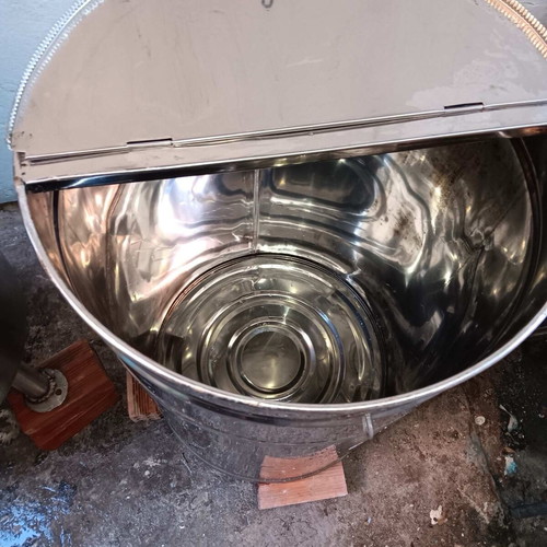 Stainless steel containers 100L like new, set with tap and plain