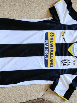 Juventus εμφάνιση συλλεκτική 2009 small μεταχειρισμένη