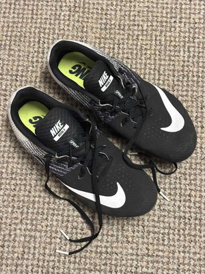 Nike athletic shoes size 43 black like new
