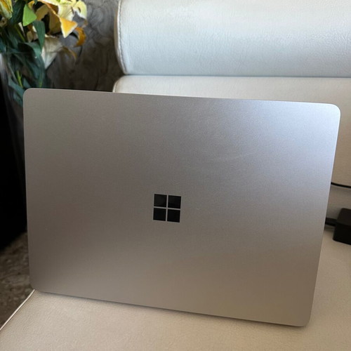 Microsoft Surface Laptop 7 Copilot+ 13.8" Touchscreen 120Hz like new, 16GB RAM, 512GB SSD