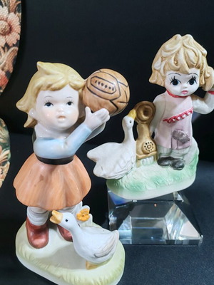 Vintage biscuit porcelain figurines like new