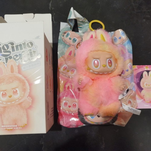 Labubu Popmart Big Into Energy Loyalty figure like new with box