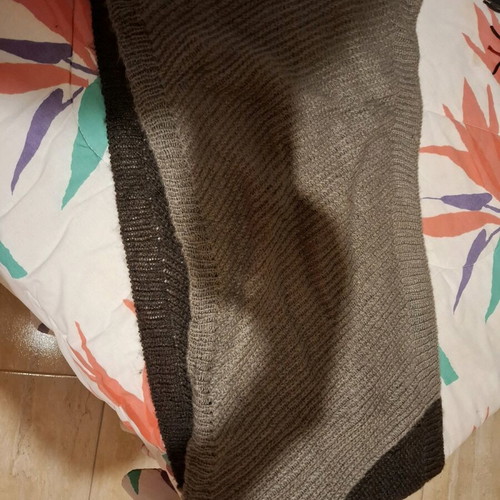 Knitted neck scarf like new