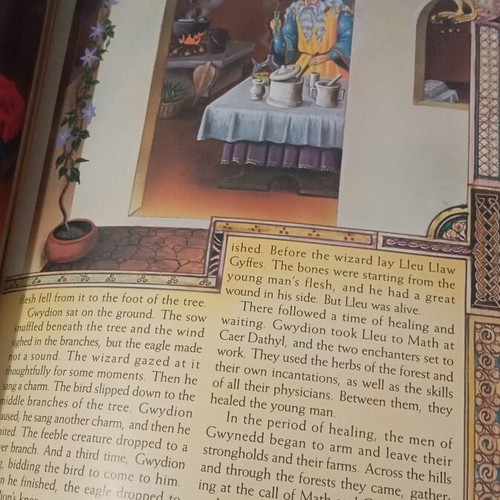 Wizards and Witches book like new, Greek edition