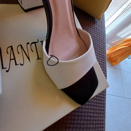 Women's black and white sandals like new, size 38, high block heel