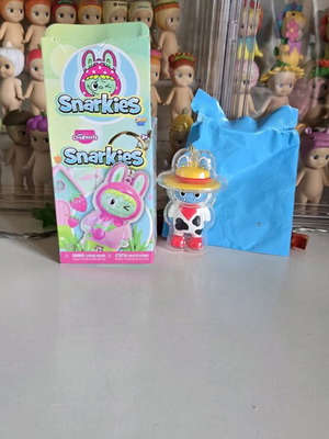 Charmlets Snarkies ORB Mystery Keychain Figure new, cow alien character