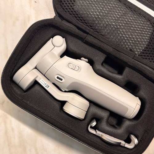 DJI Osmo Mobile 7 like new gimbal with accessories